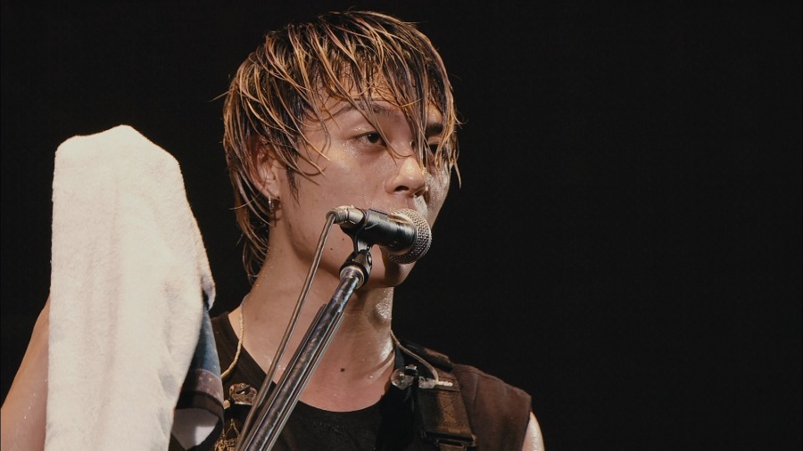 One Ok Rock 15 35xxxv Japan Tour Live Documentary 16 1080p蓝光原盘 2bd mv 52 3g 哆咪影音